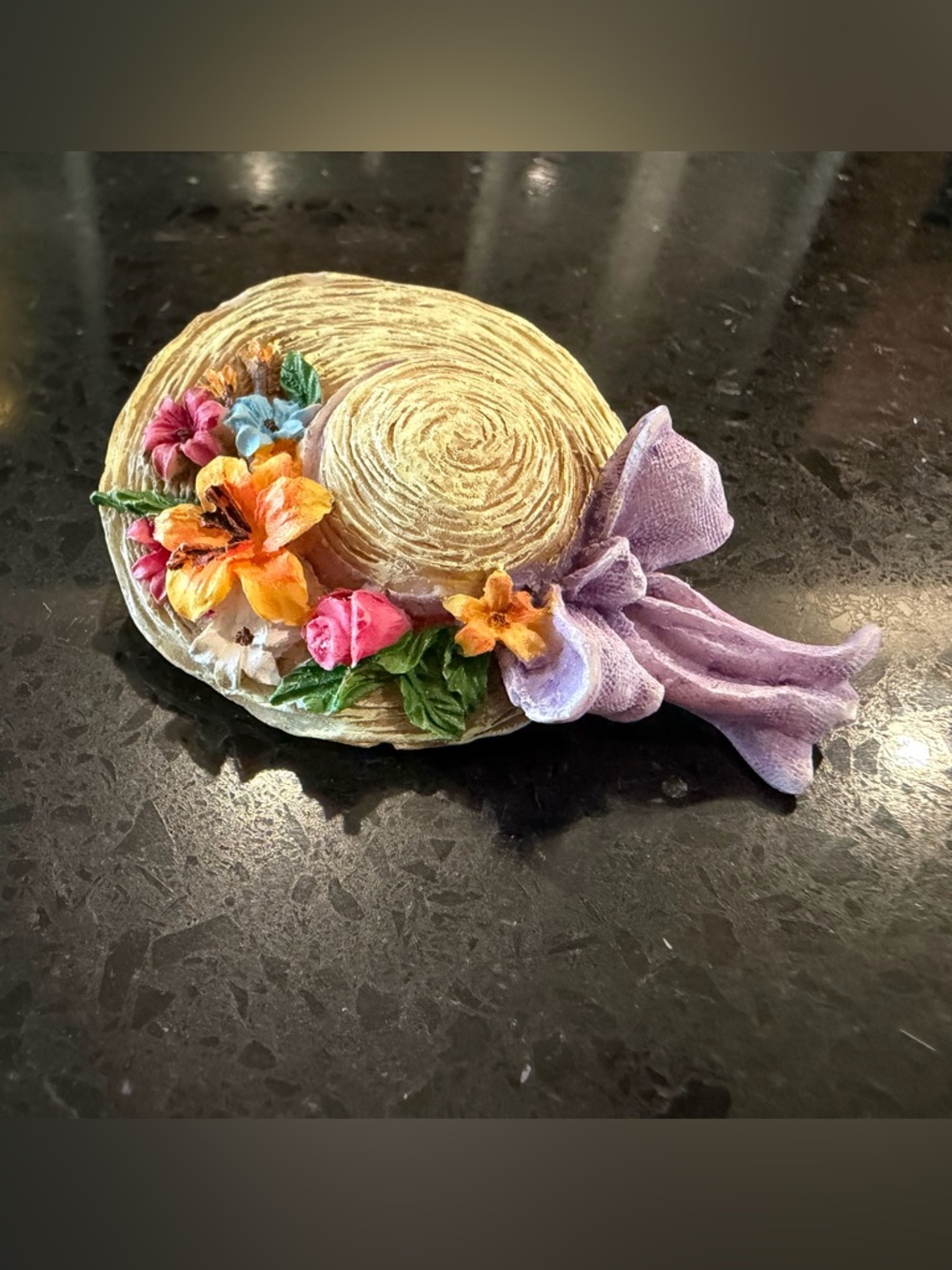 Super cute vintage lapel pin/brooch